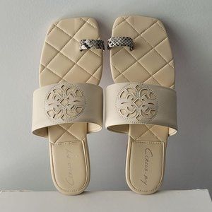 $45 NWT Circus by Sam Edelman Women's Astrid Toe-Loop Sandals